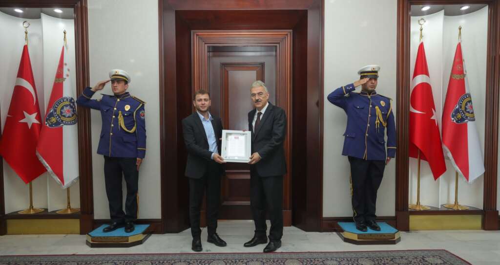 Türkiye İmam Hatipliler Birliği Genel Başkanı Muhammet Samet Akkaya, Emniyet Genel Müdürü Erol Ayyıldız’ı ziyaret etti.