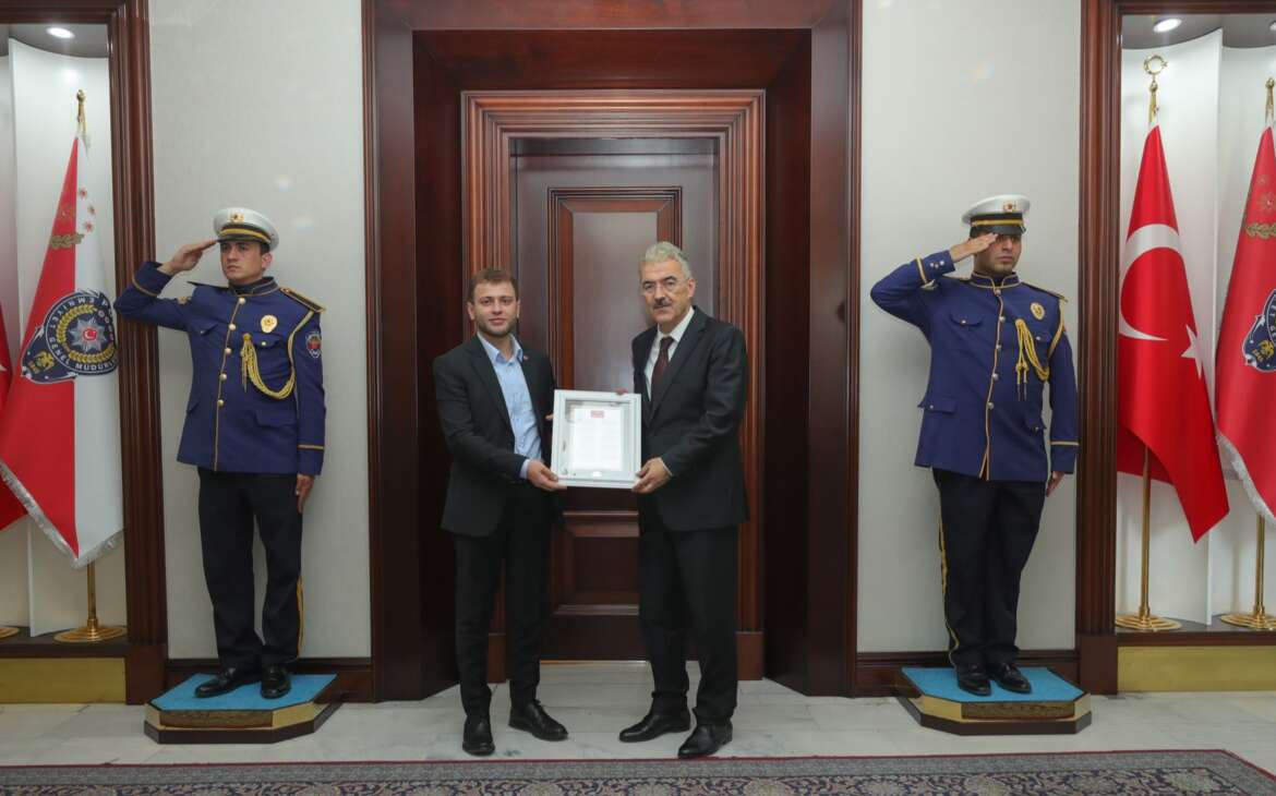 Türkiye İmam Hatipliler Birliği Genel Başkanı Muhammet Samet Akkaya, Emniyet Genel Müdürü Erol Ayyıldız’ı ziyaret etti.