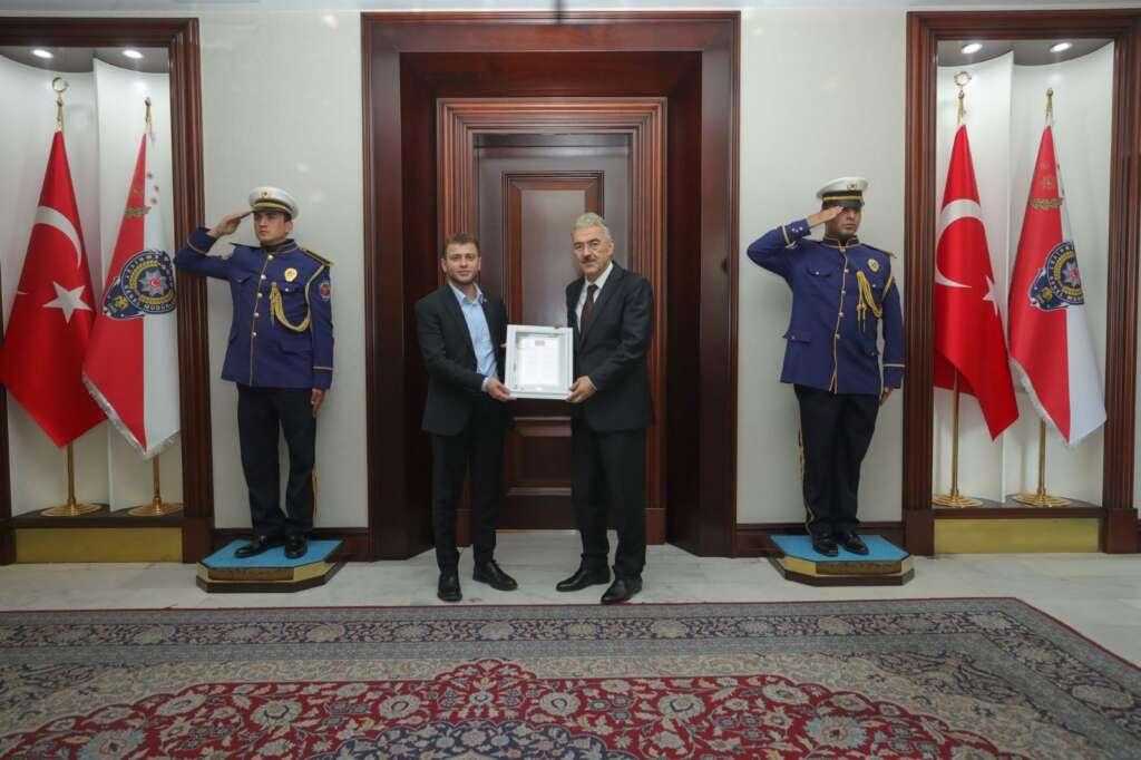 Türkiye İmam Hatipliler Birliği Genel Başkanı Muhammet Samet Akkaya, Emniyet Genel Müdürü Erol Ayyıldız’ı ziyaret etti.