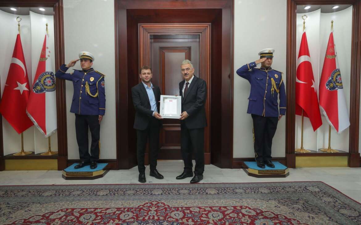 Türkiye İmam Hatipliler Birliği Genel Başkanı Muhammet Samet Akkaya, Emniyet Genel Müdürü Erol Ayyıldız’ı ziyaret etti.