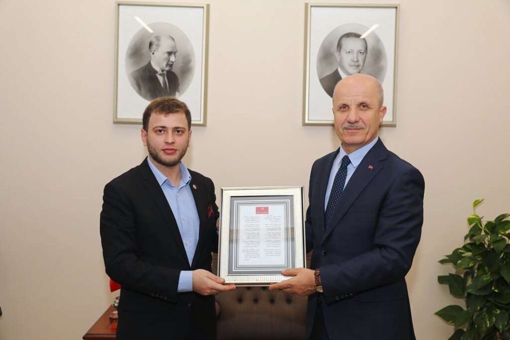 Türkiye İmam Hatipliler Birliği Genel Başkanı Muhammet Samet Akkaya, Yükseköğretim Kurulu (YÖK) Başkanı Erol Özvar’ı ziyaret etti.