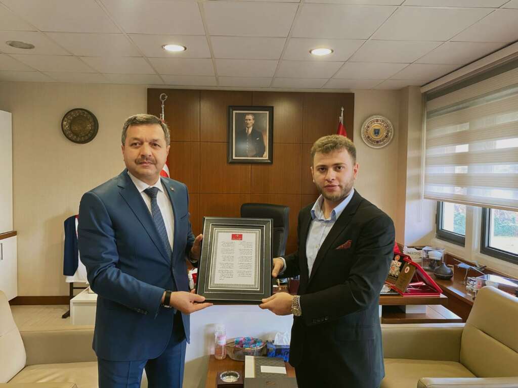 Türkiye İmam Hatipliler Birliği Genel Başkanı Muhammet Samet Akkaya, Sayıştay Başsavcısı İsmail Altıntaş’ı ziyaret etti.