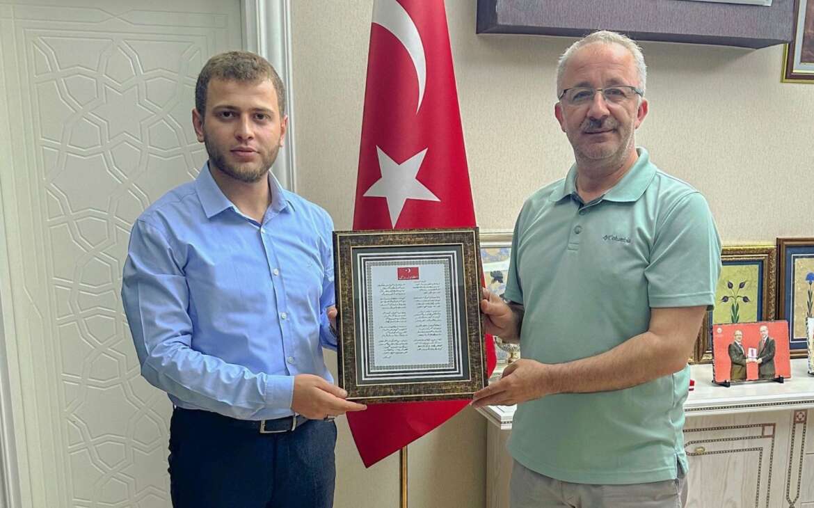 Türkiye İmam Hatipliler Birliği Genel Başkanı Muhammet Samet Akkaya, Cumhurbaşkanlığı Devlet Arşivleri Başkanı Prof. Dr. Uğur Ünal’ı ziyaret etti.
