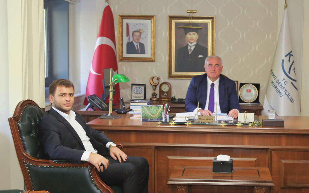 Türkiye İmam Hatiplileri Birliği Başkanı Muhammet Samet Akkaya, eski Yargıtay Başkanı ve Ombudsman (Kamu Başdenetçisi) Mehmet Akarca ile bir araya geldi