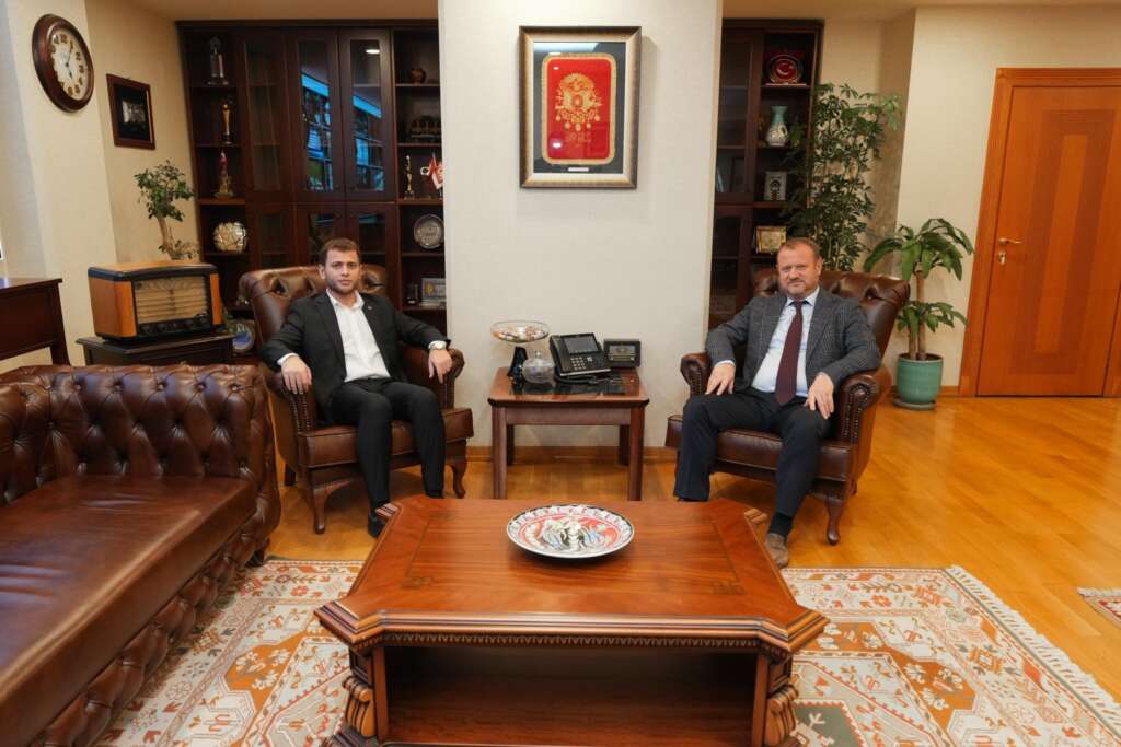 Türkiye İmam Hatiplileri Birliği Başkanı Muhammet Samet Akkaya, Radyo ve Televizyon Üst Kurulu Başkanı Mehmet Daniş ile bir araya geldi.