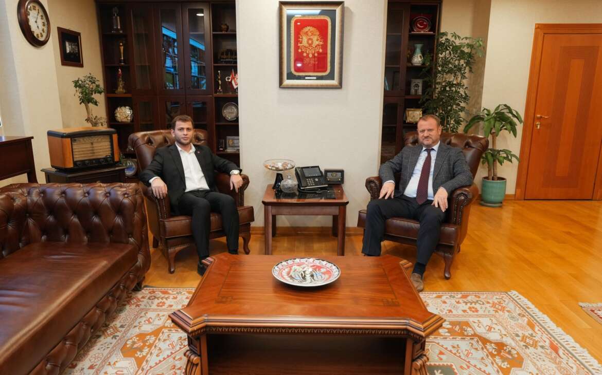 Türkiye İmam Hatiplileri Birliği Başkanı Muhammet Samet Akkaya, Radyo ve Televizyon Üst Kurulu Başkanı Mehmet Daniş ile bir araya geldi.