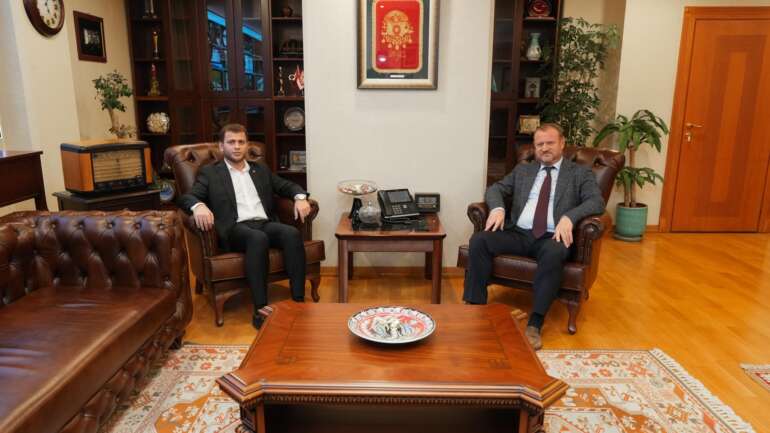 Türkiye İmam Hatiplileri Birliği Başkanı Muhammet Samet Akkaya, Radyo ve Televizyon Üst Kurulu Başkanı Mehmet Daniş ile bir araya geldi.