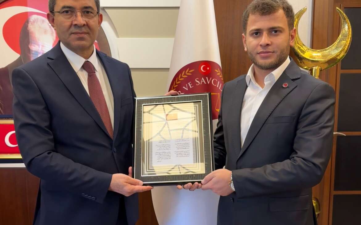 Türkiye İmam Hatiplileri Birliği Başkanı Muhammet Samet Akkaya, Hâkimler ve Savcılar Kurulu Başkanvekili Fuzuli Aydoğdu ile bir araya geldi.