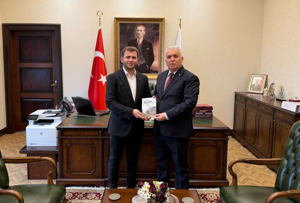 Türkiye İmam Hatiplileri Birliği Başkanı Muhammet Samet Akkaya, İçişleri Bakanlığı Personel Genel Müdürü Aziz Yıldırım ile bir araya geldi